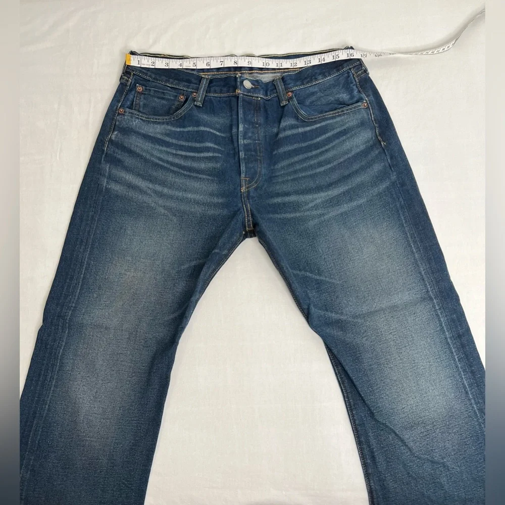 Levis Jeans Mens 34x30 Blue 501 Straight Button Fly Dark Wash Denim
